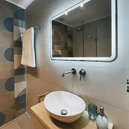 Urban Hive Chania, Your Basecamp - Fiber Wifi Χανιά
